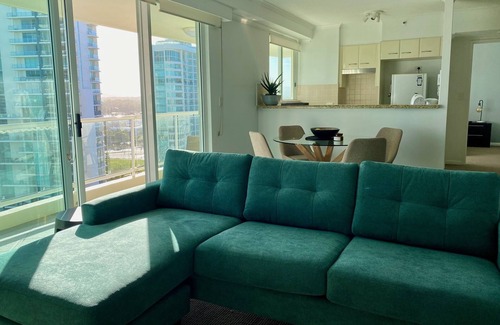 Main Beach Condominio | Beach & River Holiday in the Sun with access to extensive apartment facilities!