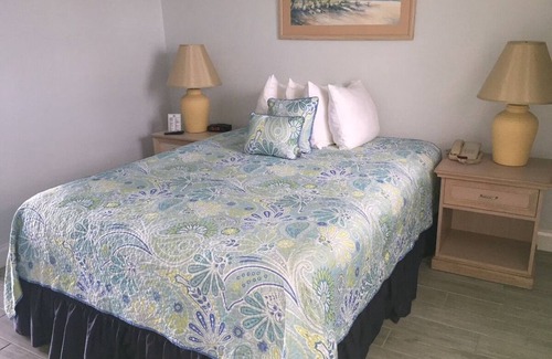 Beau Jeans Of Melbourne Beach Complejo | Beach Time Retreat: Enjoy the Comforts of Coastal Living