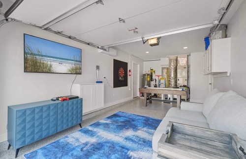 Jacksonville Beach Casa | Beach townhouse w/heated pool & games, 1 1/2 blocks to the beach