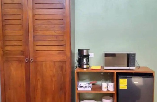 Matapalo Casa | Beach Townhouse, A/C Tortuga (Kitchenette +)