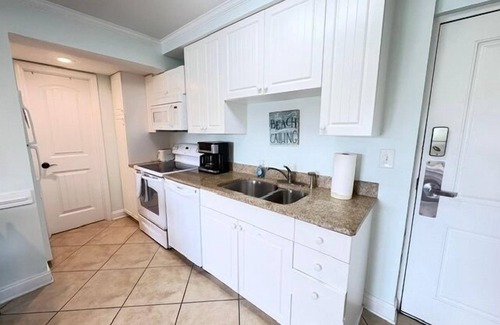 North Litchfield Beach Condominio | Beach Vibes 1BR Condo in Litchfield - Pet Friendly