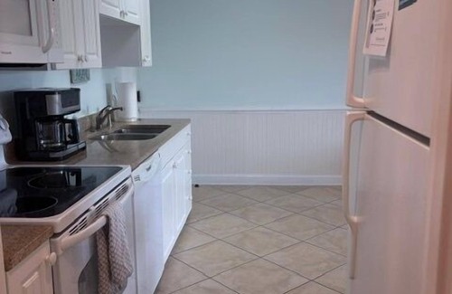 North Litchfield Beach Condominio | Beach Vibes 1BR Condo in Litchfield - Pet Friendly