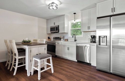 Baxter Casa | BEACH|Views|Hot Tub|Kayaks|Heated Plunge Pool!