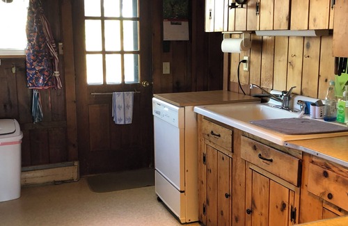 Biddeford Cabaña | Beachfront 3-bedroom cottage, Granite Pt, AC, WiFi, Views