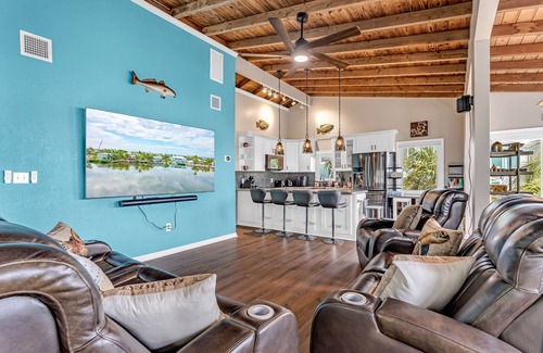 Breezeswept Beach Estates Casa | Beachfront 3B/3B Fishing Oasis
