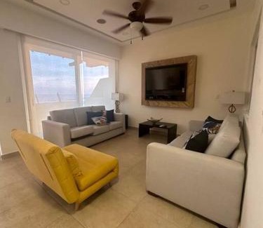 San Pedro Mixtepec Apartamento | Beachfront Apartment in Puerto Escondido at Vivo Resort