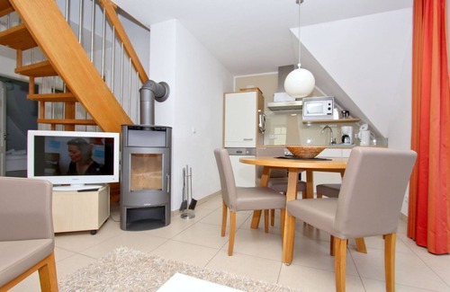 Moenchgut Peninsula Apartamento | Beachfront apartment with balcony, use of swimming pool and sauna - Rex Rugia apartment 29-5 -