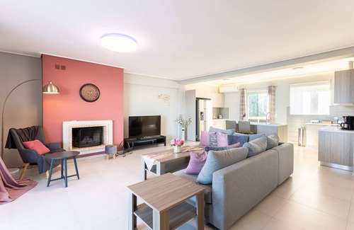 Spata-Artemida Casa | Beachfront Artemida Retreat - Peony Seabreeze Gem