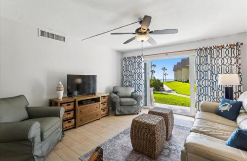 Crescent Beach Casa | Beachfront Bliss Luxe 2BD Condo Pool & Adventure
