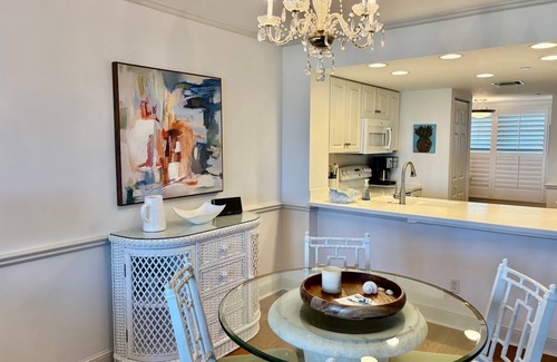 Riomar Condominio | Beachfront Condo 2-bedroom in fabulous Vero Beach with Gym and Heated Pool.