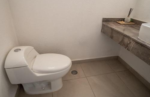 Área del bulevar Barra Vieja Apartamento | Beachfront Condo in Acapulco