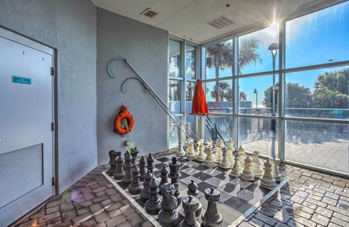 Downtown Myrtle Beach Apartamento | Beachfront Condo in Myrtle Beach w/ Pool Access