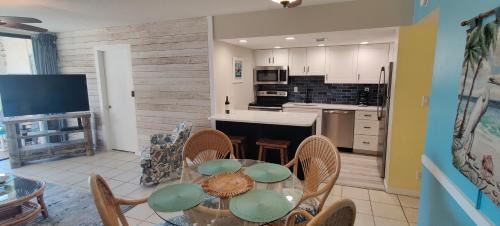 Marathon Apartamento | Beachfront Condo on Coco Plum Beach