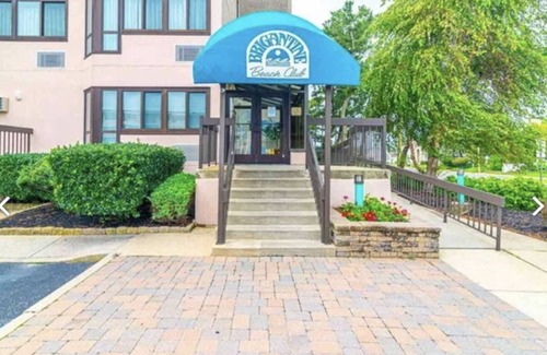 Southend Condominio | Beachfront Condo!! Pet friendly! 2 Bed, 2 Bath