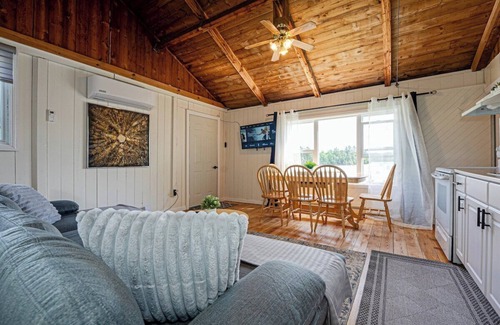 Magnetawan Cabina | Beachfront Cottage #2- Maijac Resort & Marina