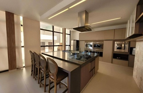 Camboinha Casa | Beachfront House with Balcony and Sea View, João Pessoa