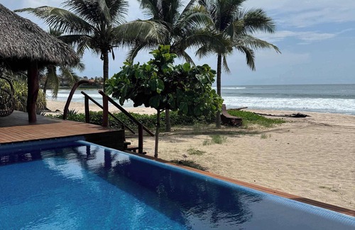 Troncones Casa | Beachfront in Manzanillo Bay-Lindo Atardecer