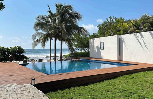 Troncones Casa | Beachfront in Manzanillo Bay-Lindo Atardecer