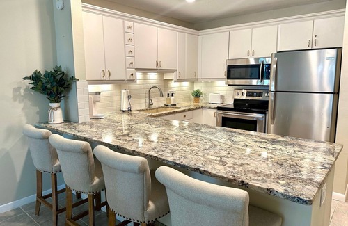 Ilexhurst Condominio | Beachfront..Island Beach Club - Gorgeous First Floor 2 Bed, 2 bath with Pool