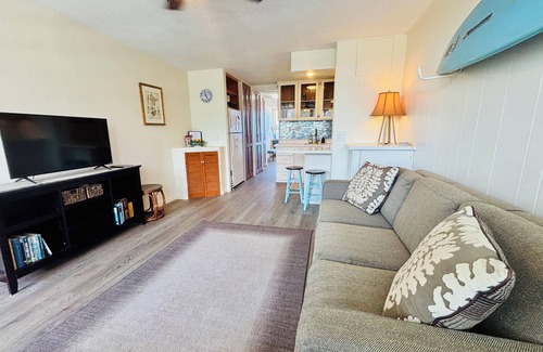 Makaha Condominio | 🌊 Beachfront Makaha Condo, Breathtaking Ocean Views, SUMMER SPECIALS! ☀️