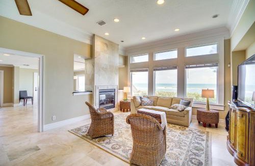 Melbourne Beach Casa | Beachfront Melbourne Beach Retreat with Pool Table!
