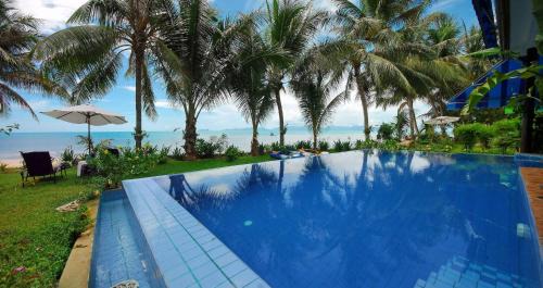 Bang Po Villa | Beachfront Oasis with Private Pool and Jacuzzi on Samuis Bang Por Beach