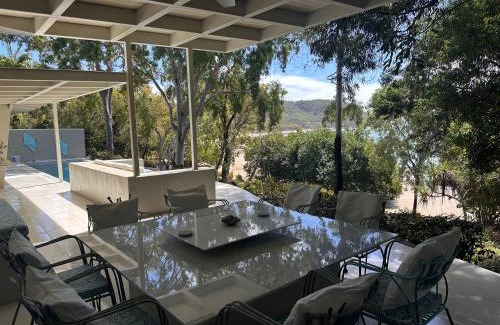 Oak Beach Casa | Beachfront Peace Cabin
