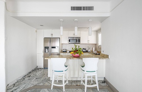 Auroras Condominio | Beachfront Penthouse by Pueblo Bonito