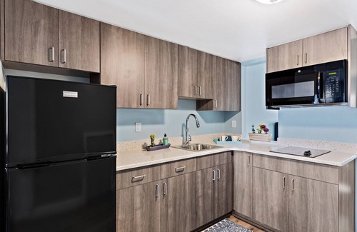 Melbourne Beach Casa | Beachfront Property Townhouse #2 Private Beach & pool -SLEEPS 8- 1King, 3Queens