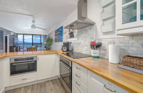 Maalaea Condominio | Beachfront Remodeled Oasis, Steps to Sugar Beach