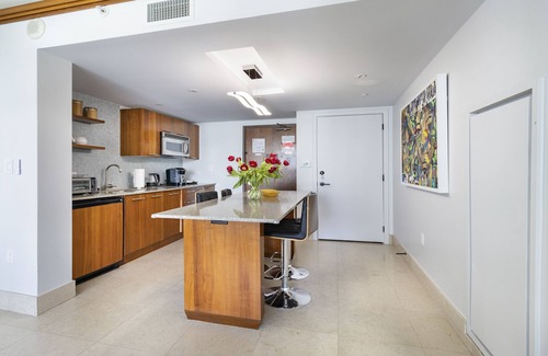 North Beach Condominio | CONDOMINIO FRENTE AL MAR VOTADO EL RESORT # 1 EN FLORIDA POR CONDE NAST! ¡BUENA UBICACIÓN!