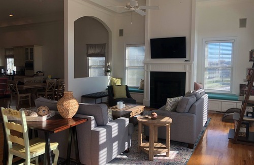 Cape Charles Casa | Beachfront - unbeatable location - steps to beach & shops - sunsets from porch!