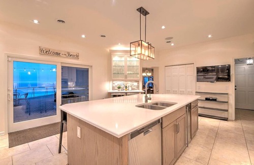 Miller Beach Villa | ¡Casa inteligente con bañera de hidromasaje y acceso directo a la playa, Nat’l Park!