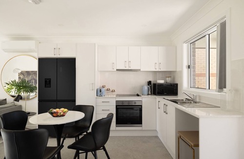 Brighton-le-Sands Casa | Beachside 2-Bed Home in Brighton-Le-Sand