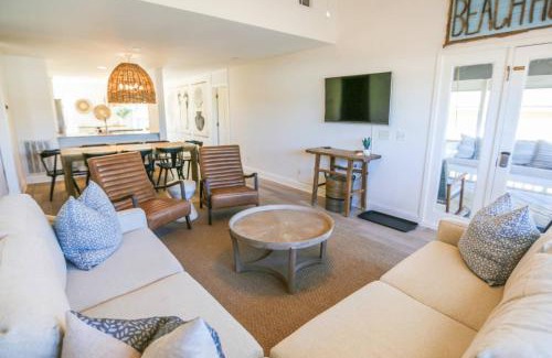Isle of Palms Casa | Beachside Cottage