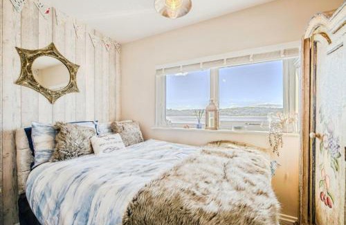 Ferryside Casa | Beachside