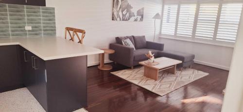 Rockingham Apartamento | Beachside Homely Flat in Rockingham - Hosted by Canstay