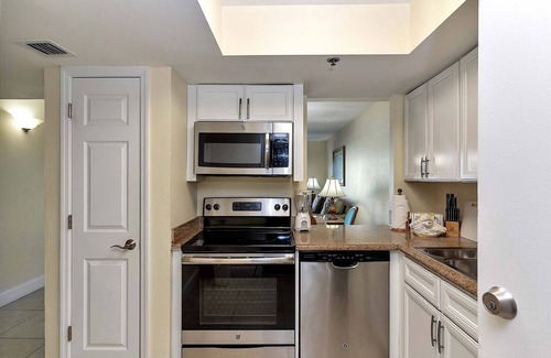 Barrier Island Condominio | Beachside Location! Central Beach | Resort Condo