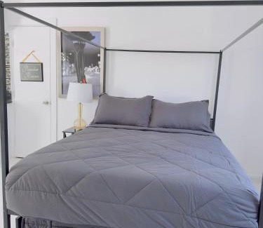 North Beach Apartamento | Beachside Oasis, Miami Beach Apt with parking included