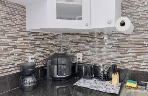 North Beach Apartamento | Beachside Oasis, Miami Beach Apt with parking included