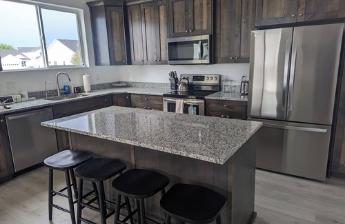 Sweetwater Casa | BeachVibe5 - Ideal Beach, 4BR, No cleaning fee & EV Plug