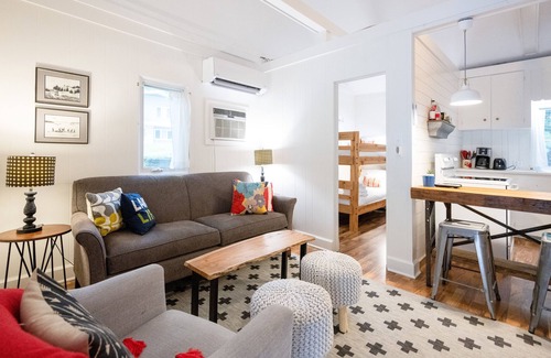 Holland Cabaña | Beachy Bungalow w/Shared Lake Michigan Beach