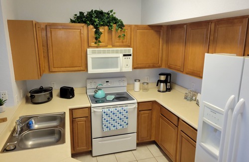 Iona Condominio | Beachy Sunny Apartment - Close to Everything