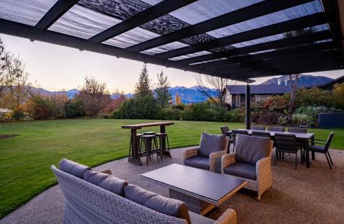 Wanaka Casa | Beacon Point Retreat by Sotheby's Luxury Rental Homes