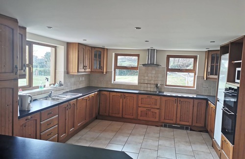 Skibbereen Casa | Beacon View House, 4-Beds, Sleeps 8, Parking