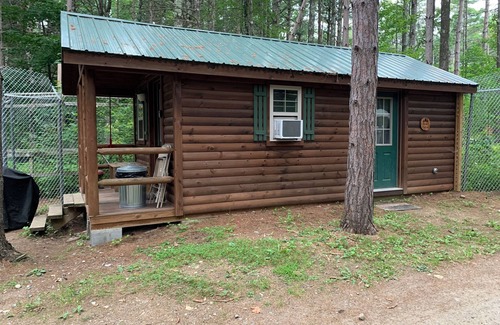 Wilmington Cabina | Bear Cabin at Adirondack Wildlife Refuge, Sleeps 4, One Night Minimum Stay