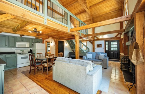 Accident Cabina | Bear Creek Lodge/Secluded Mountain Cabin w/ Hot Tub, Fireplace & Stunning Views