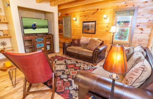 Breckenridge Casa | Bear Creek Mining Lodge Mountain Style Hot Tub