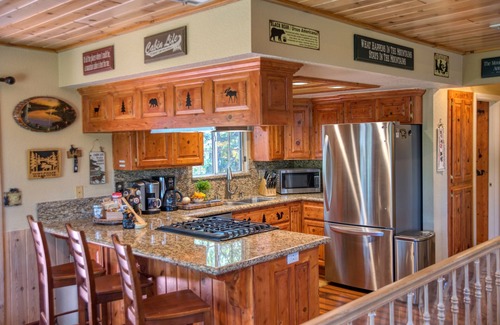 Upper Moonridge Cabina | Bear Haven Cabin-Family friendly-Arcade table-Pet Free-Close to Bear Mtn!