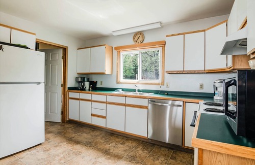 Bear Lake Casa | Bear Lake Dog-Friendly Home w Frontage, Dock